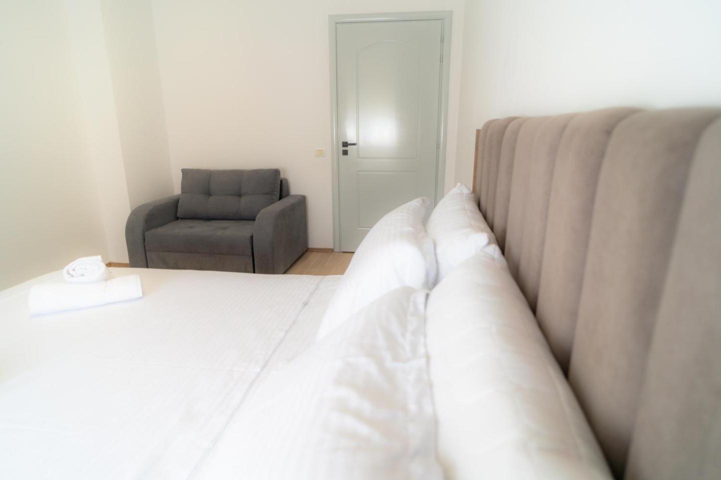 Enea Room In Center Shkodër Exteriör bild